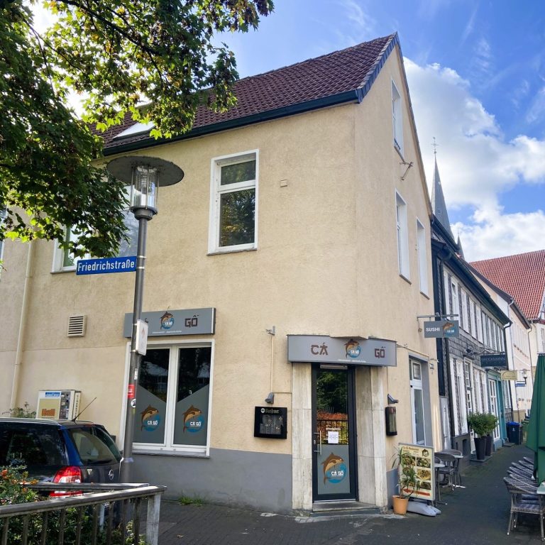 Stadthaus mit Restaurant in Detmold Außenansicht: Stadthaus mit Restaurant und Wohneinheiten in Detmold
